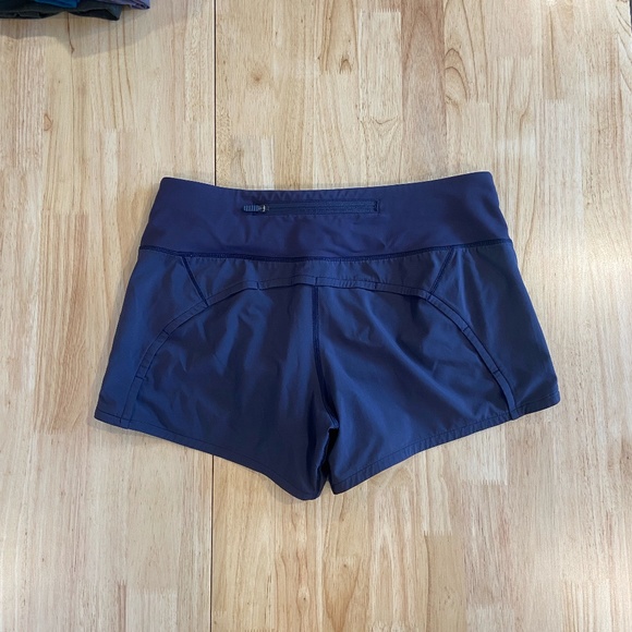 Lululemon Speed Up mid- rise shorts, size 6 - Picture 2 of 5